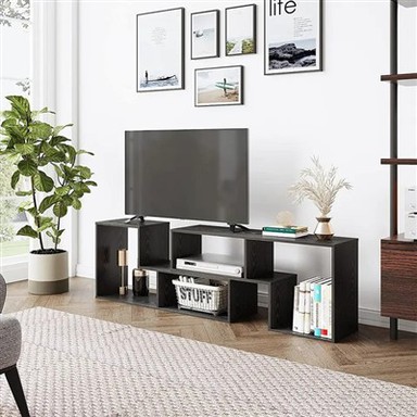 Viihdekeskus säilytyshyllyillä